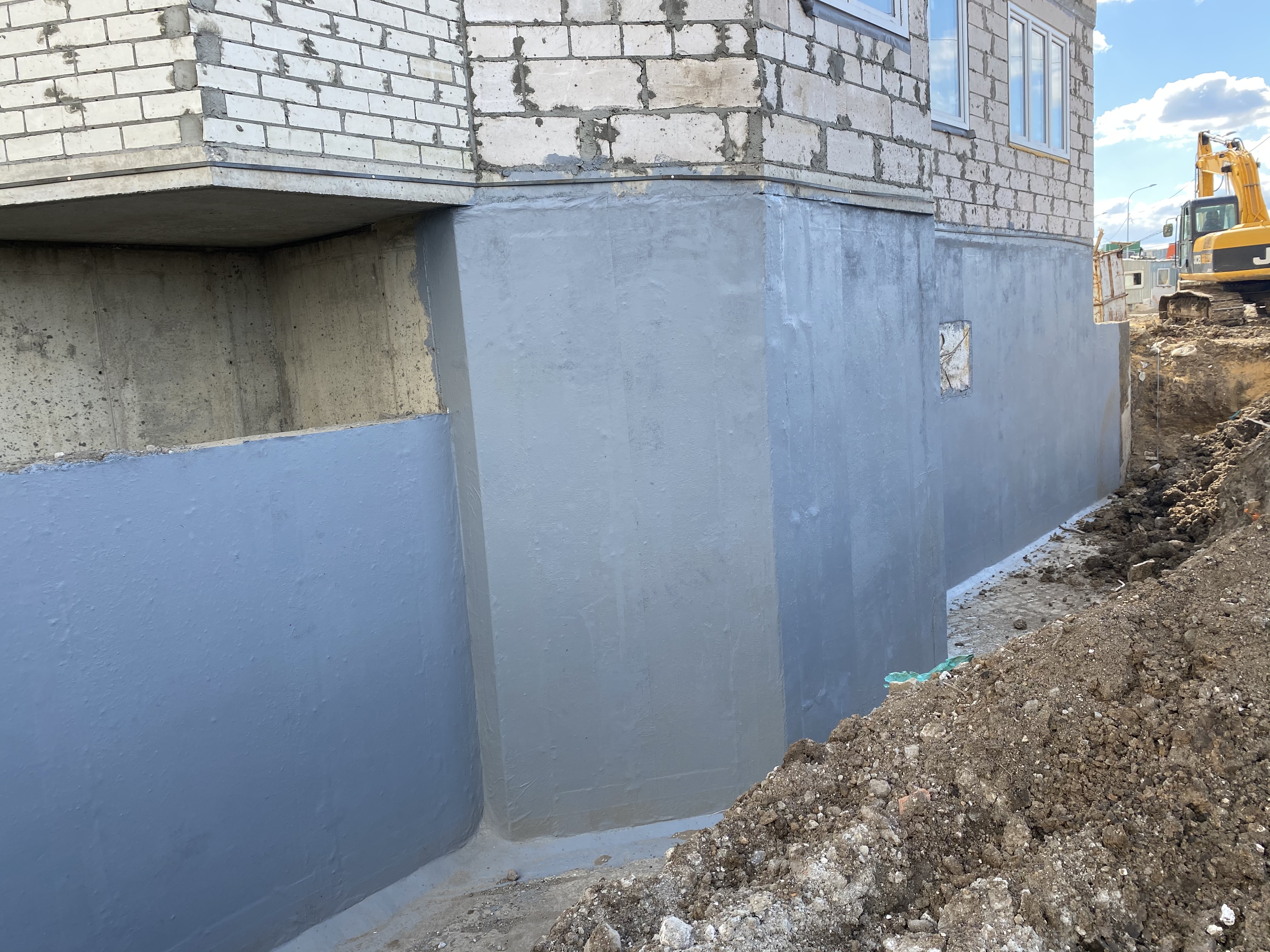 Гидроизоляция скатной кровли жидкой мастикой Elastomeric 750